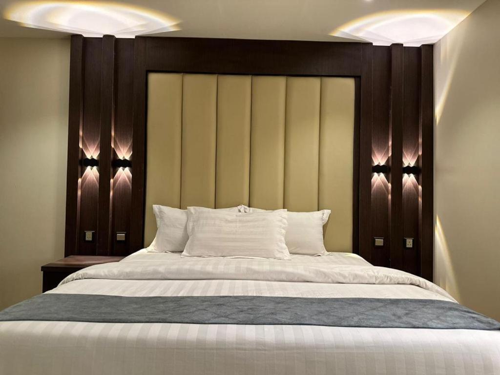 Makarim Palm Hotel 라빅 외부 사진
